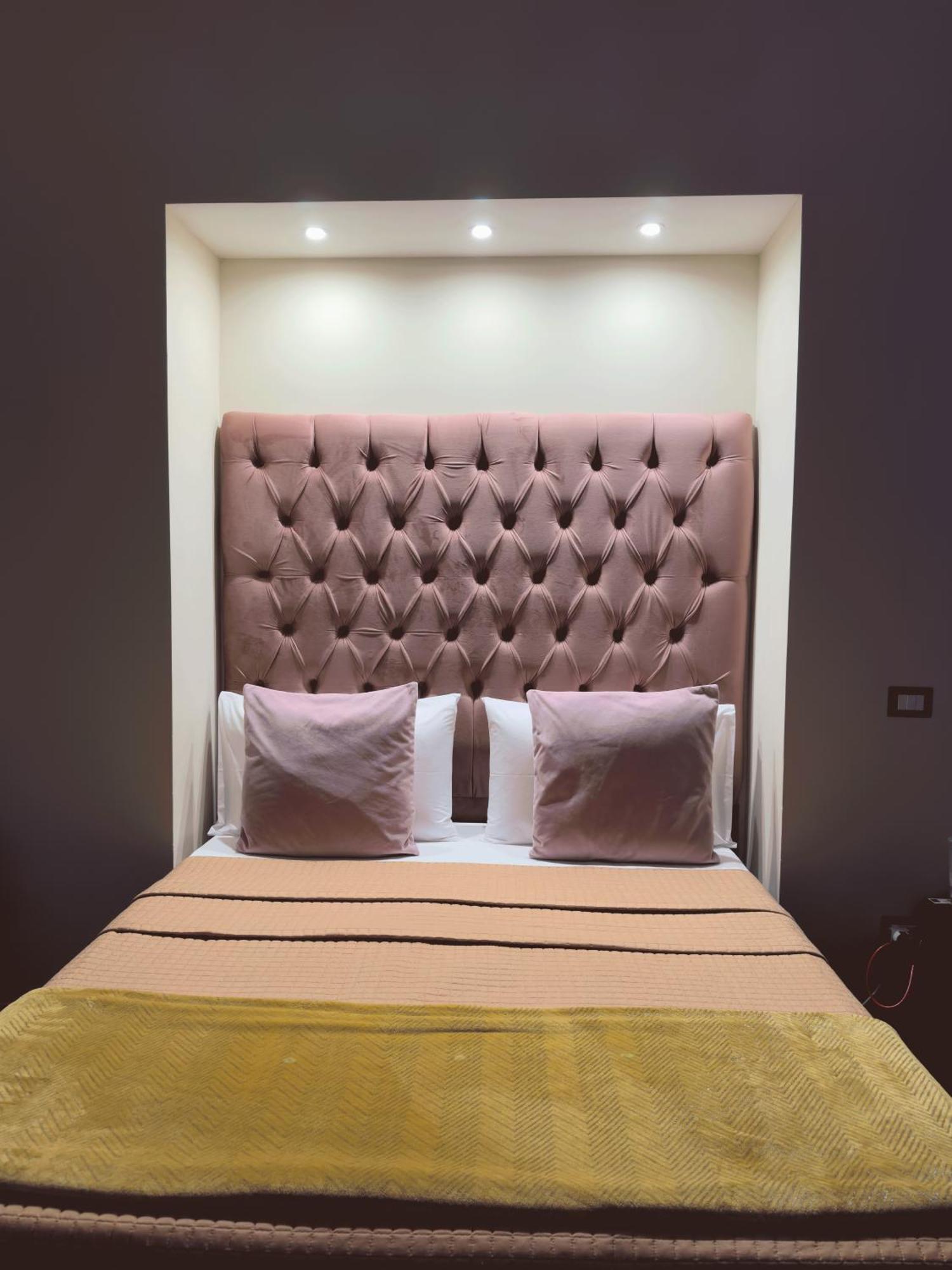 My Luxury Couette-café Naples