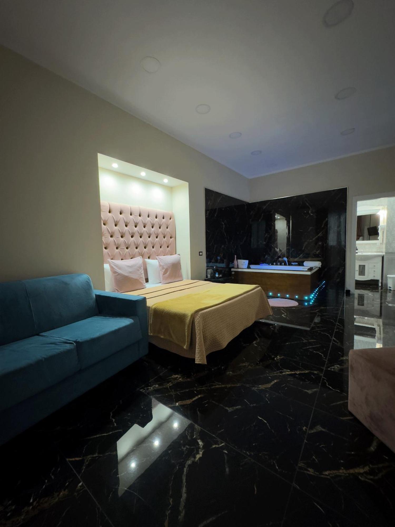 My Luxury Couette-café